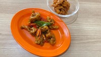 Selain masakan tradisional, Warung Rames-An juga menjual lauk ala Chinese food seperti ayam wijen ini. Foto: detikFood