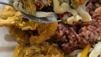 Semua makanan dibuat secara fresh dan pakai resep rumahan, jadi rasa lauk di Warung Rames-An ini tidak ada yang gagal. Foto: detikFood