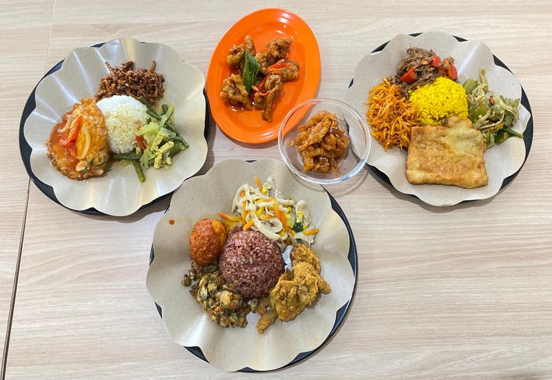 Mantap! Warung Ramesan Puluhan Lauk di Apartemen Ini Buka 24 Jam￼