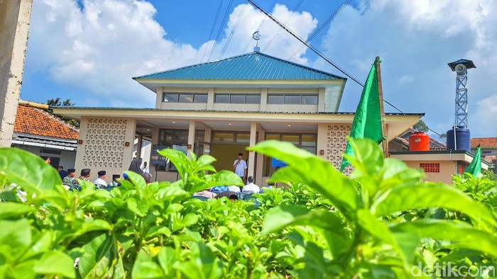 Masjid Al Hidayah di Kertasari Bandung
