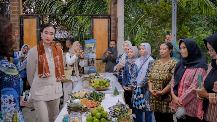 Menteri Pariwisata Widiyanti Putri Wardhana di Desa Pentingsari, Sleman, Yogyakarta Menteri Pariwisata Widiyanti Putri Wardhana di Desa Pentingsari, Sleman, Yogyakarta