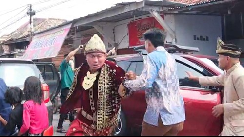 Pengantin pria di Palembang dibacok dan diancam ditembak OTK