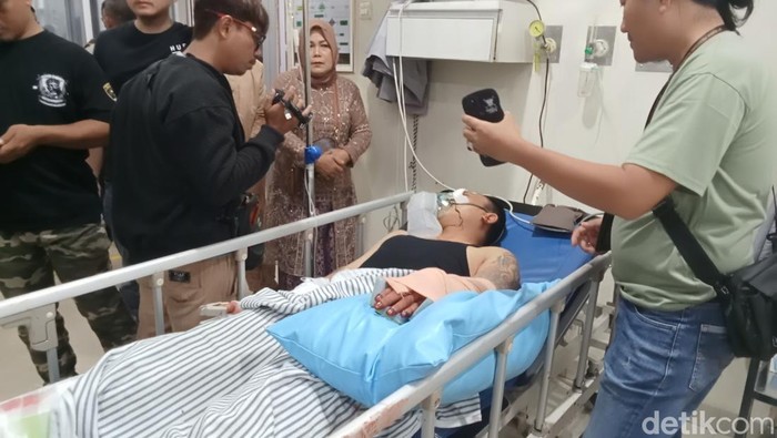 Pengantin pria di Palembang yang dibacok OTK menjalani perawatan di rumah sakit