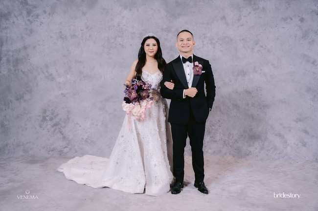 TikToker dan YouTuber Yoshua Marcellos atau populer dengan nama Cellos dan pujaan hatinya Natasha Putri mengadakan pemberkatan pernikahan di Hotel Sheraton, Jakarta, Sabtu (10/11/2025). Keduanya menggelar resepsi di hotel yang sama pada malam harinya. Foto: Dok. Instagram by.hilda