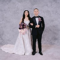 TikToker dan YouTuber Yoshua Marcellos atau populer dengan nama Cellos dan pujaan hatinya Natasha Putri mengadakan pemberkatan pernikahan di Hotel Sheraton, Jakarta, Sabtu (10/11/2025). Keduanya menggelar resepsi di hotel yang sama pada malam harinya. Foto: Dok. Instagram by.hilda