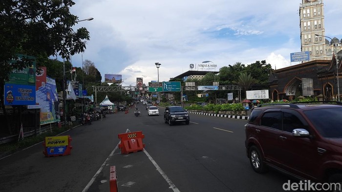 Lalin Puncak Padat, One Way Arah Jakarta Diprediksi Berlaku Hingga Malam Nanti