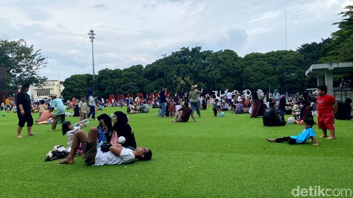 Situasi di Alun-alun Kota Bandung