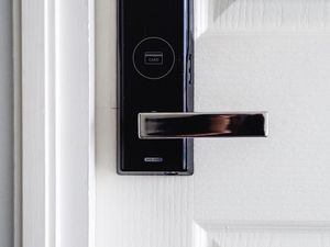 Benarkah Rumah Smart Door Lock Tak Bisa Dibobol Maling?