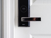 Smart Door Lock Diklaim Bikin Rumah Jauh Lebih Aman, Benarkah?