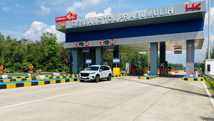 Suasana di ruas JTTS jelang cuti bersama