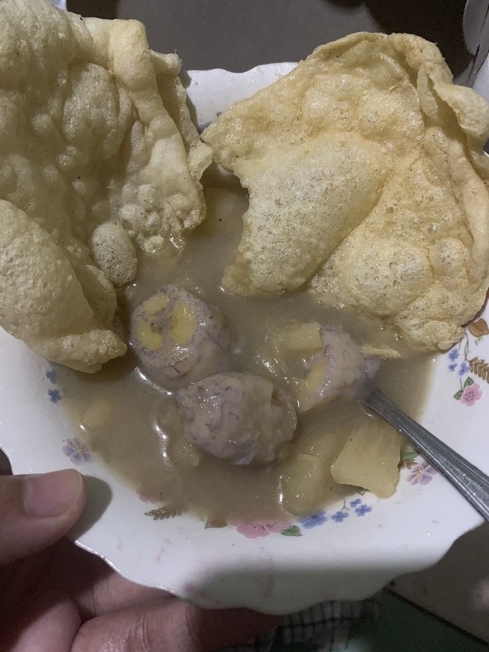 10 Kombinasi Makanan Absurd Warga +62, Nasgor Matcha hingga Tumis Semangka