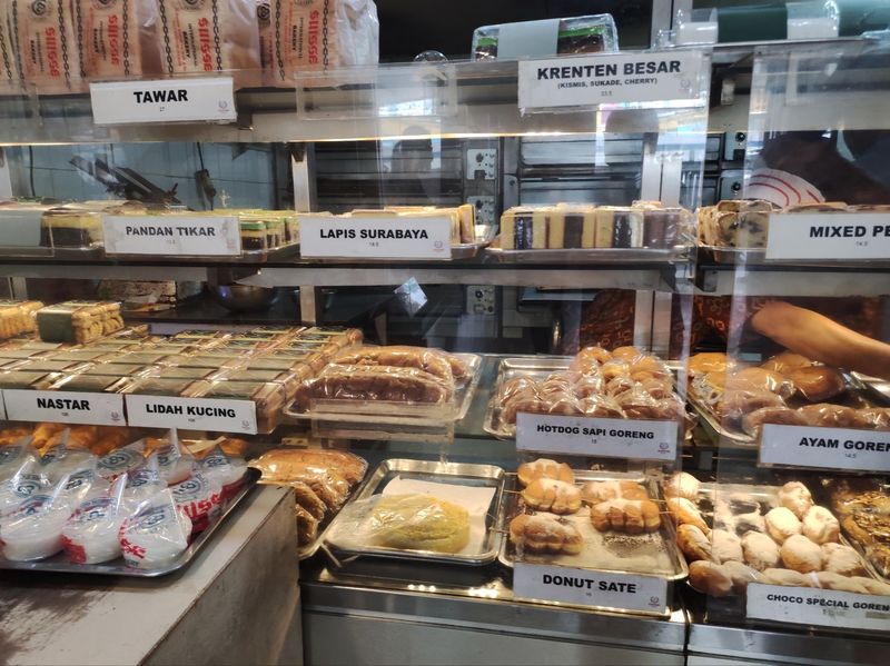 5 Bakery Legendaris di Jakarta Barat, Usianya Ada yang 47 Tahun!
