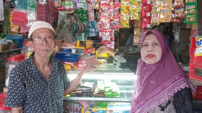 Askar Simbolon (75) dan istrinya Asniar Pasaribu (69).
