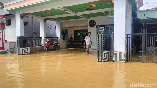 Banjir Genangi Ratusan Rumah di Pamekasan