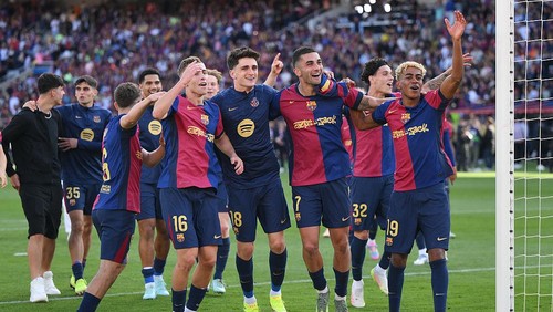 BARCELONA, SPAIN - MAY 11: Fermin Lopez, Ferran Torres and Lamine Yamal of FC Barcelona celebrate after the teams 4-3 victory in the LaLiga match between FC Barcelona and Real Madrid CF at Estadi Olimpic Lluis Companys on May 11, 2025 in Barcelona, Spain. (Photo by David Ramos/Getty Images)