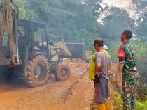 Longsor di Jalan Pagar Alam-Manna Sebabkan Macet Panjang