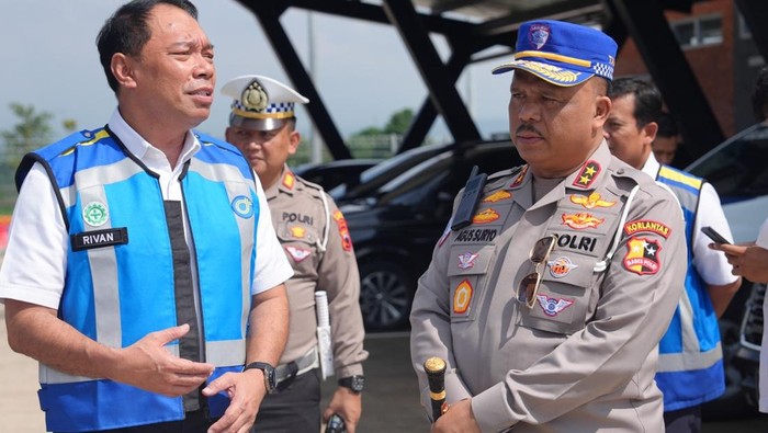 Direktur Utama (Dirut) Jasa Marga Rivan Achmad Purwantono dan Kakorlantas Polri Irjen Agus Suryonugroho (Dok istimewa).