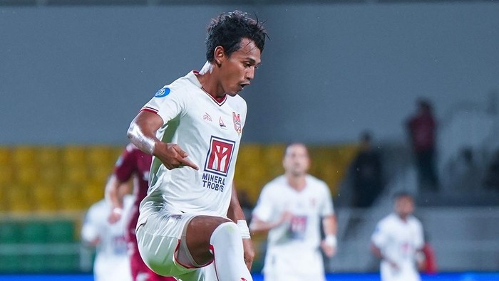 Eks PSIS, Hari Nur Yulianto yang kini berseragam Malut United.