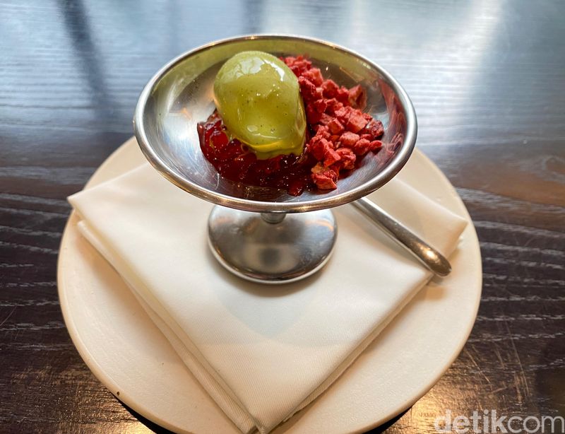 ESA Restaurant Sajikan Makanan Khas Jakarta dengan Gaya Fine Dining