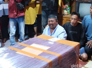 Video Tangis Keluarga Sambut Jenazah TKI Banyuwangi Meninggal di Kamboja