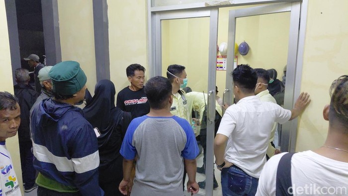 Keluarga korban ledakan di Garut padati RSUD Pameungpeuk