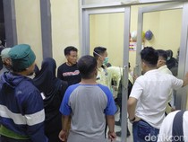 Keluarga Korban Ledakan Amunisi Padati Kamar Jenazah RSUD Pameungpeuk