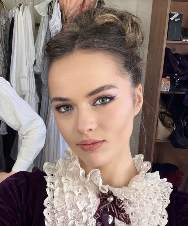 Kristina menempuh pendidikan di sekolah drama dan telah tampil dalam berbagai produksi teater klasik.  Foto: dok. Instagram @kristinapimenova