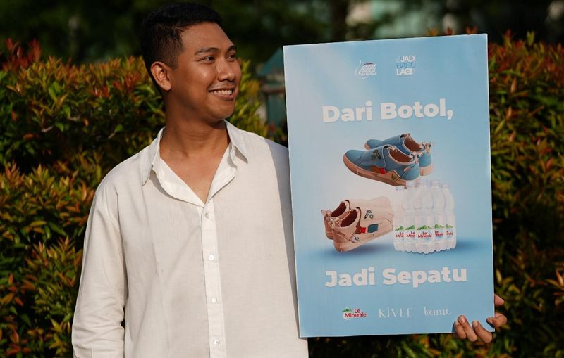 Le Minerale Gandeng Brand Lokal, Tunjukkan Botol Bekas Jadi Produk Fashion