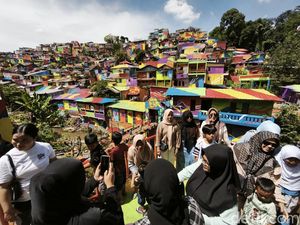 Libur Waisak, Lembur Katumbiri Diserbu Wisatawan