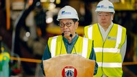 Gubernur DKI Jakarta Pramono Anung memberikan sambutan saat peluncuran mesin bor terowongan atau tunnel boring machine (TBM) 1 CP202. Terowongan bawah tanah tersebut akan membentang sepanjang 1.180 meter menghubungkan Stasiun Harmoni, Stasiun Sawah Besar hingga Stasiun Mangga Besar.