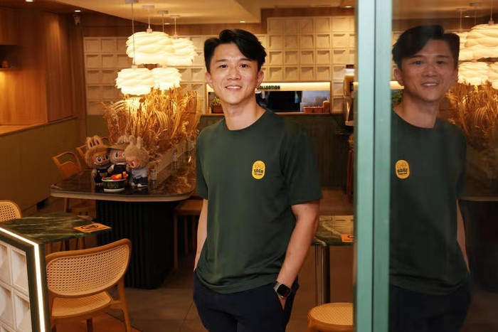 Mantan Guru Sukses Jualan Nasi Padang Pertahankan Bisnis Keluarga
