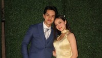 Megan Domani kondangan karena berpacaran dengan adik Aurelie, Jeremie Moeremans. Mereka sudah lima tahun menjalin hubungan asmara loh. (Foto: dok Instagram)