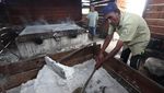 Melihat Pembuatan Garam Tradisional di Aceh