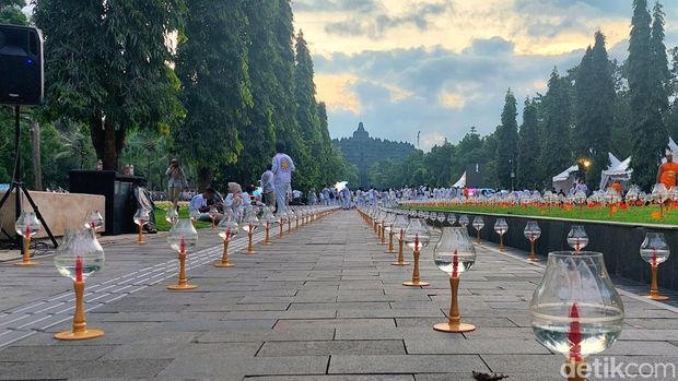 Menanti Festival Lampion di Candi Borobudur, Senin (12/5/2025).