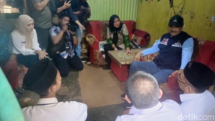 Menteri Sosial, Syaifullah Yusuf saat melakukan kunjungan di Provinsi Lampung.