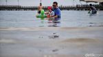 Pantai Ancol Diserbu Pengunjung Saat Libur Waisak