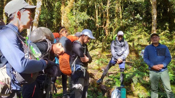 Pencarian pendaki hilang bernama Firdaus di jalur pendakian Gunung Binaiya.