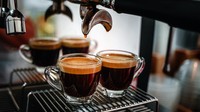 Pencinta kopi hitam harus tahu cara benar menyebutkan espresso. Kamu harus melafalkannya ess-press-oh. Foto: Getty Images/iStockphoto/agrobacter