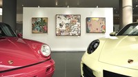 “Di Porsche, kami percaya bahwa mimpi bisa diwujudkan – tidak peduli berapa pun usianya. Kisah Keaden adalah bukti indah bahwa semangat bisa tumbuh sejak dini. Kami sangat senang menjadi bagian dari perjalanannya dan bangga dapat mempersembahkan karyanya di ruang yang mencerminkan impian tersebut,” tegas Senior General Manager Porsche Indonesia, Alexander Riedel. Foto: dok. Porsche Indonesia