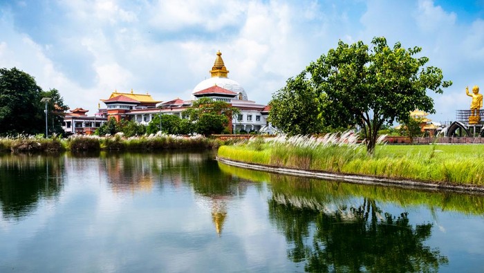 Pusat Perdamaian Dunia di Lumbini, Nepal