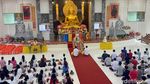 Umat Budha Khidmat Ibadah Waisak di Vihara Surabaya