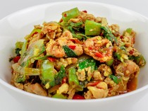 Resep Ayam Tumis Kemangi ala Thai Untuk Lauk Bekal