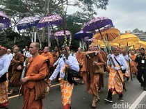 Waisak Bukan Hanya Upacara Umat Buddha, tapi Momen untuk Semua