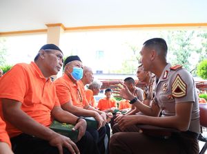Taruna Akademi Kepolisian Gelar Bakti Sosial di Rumah Perlindungan Lansia Jakbar