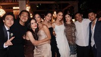 Steffi Zamora berkumpul bersama artis-artis lain, seperti Mikha Tambayong, Deva Mahenra, dan lainnya. (Foto: dok Instagram)