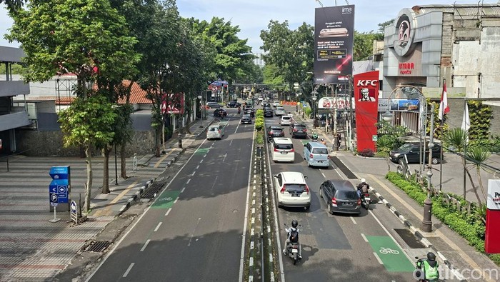 Suasana jalanan di Kota Bandung