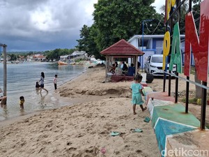 Liburan Seru di Pantai Matahari Sumenep, Ada Spot Mancing Nyaman
