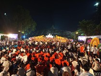 Suasana Pelataran Candi Borobudur Jelang Detik-detik Waisak