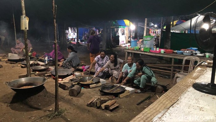 Tradisi Nutuk Beham di Kutai Kartanegara.