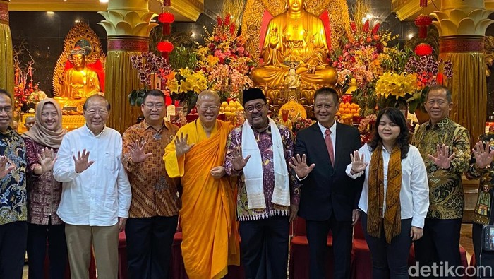 Perayaan Waisak, Wagub Rano Cerita Pertemanan Lintas Agama Saat Sekolah